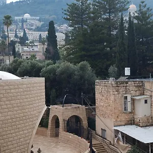 ספר כאן